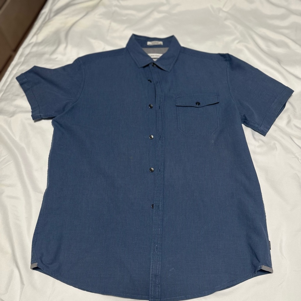 Calvin Klein short sleeve shirt size small